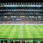 曼城队天蓝色队徽特写